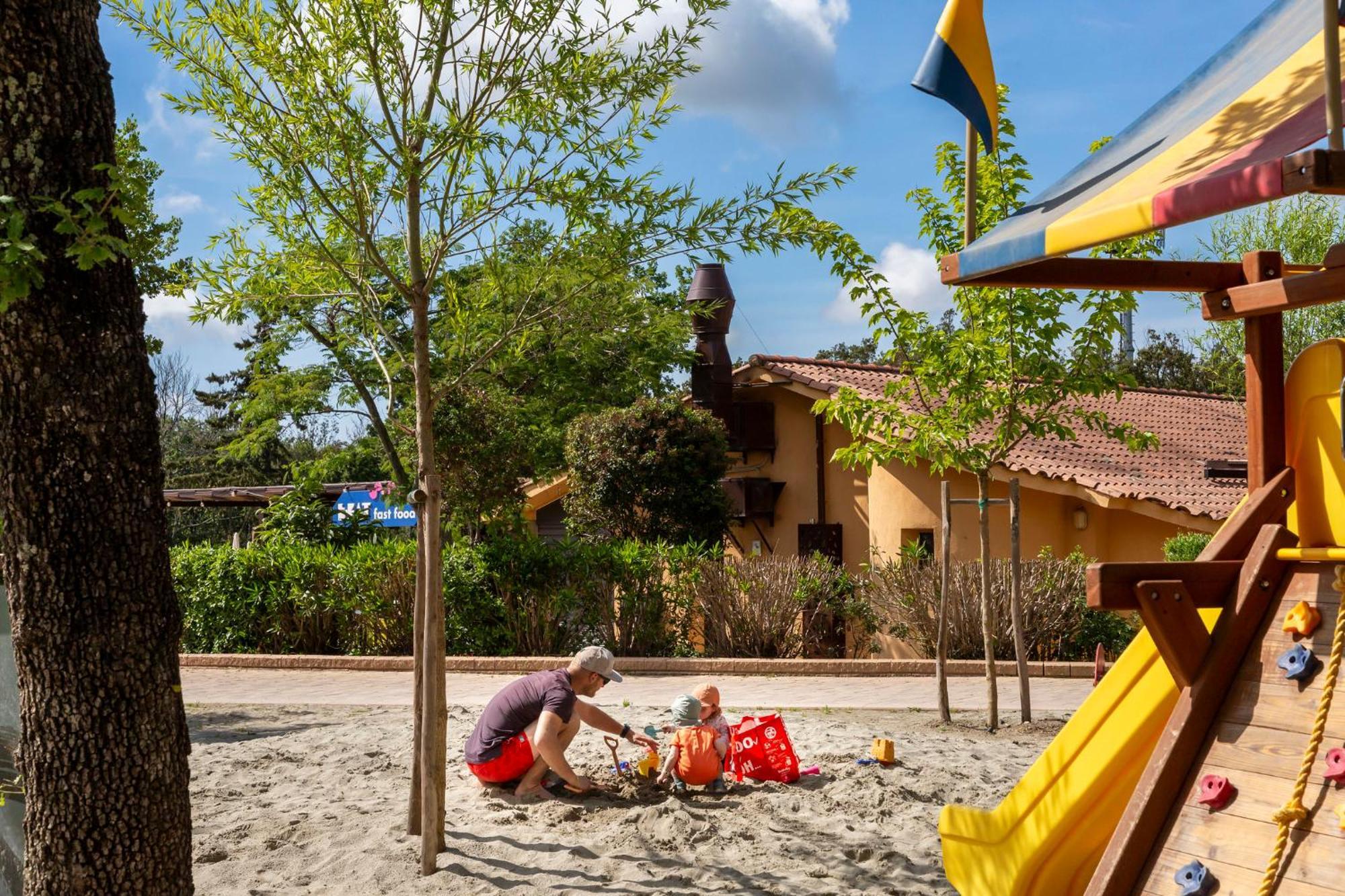Hu Village Aldeamento Turístico Montescudaio