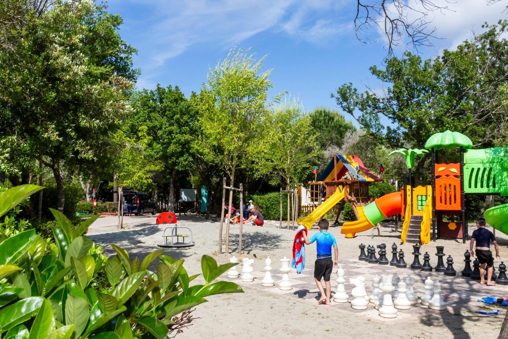 Hu Village Aldeamento Turístico 3*
