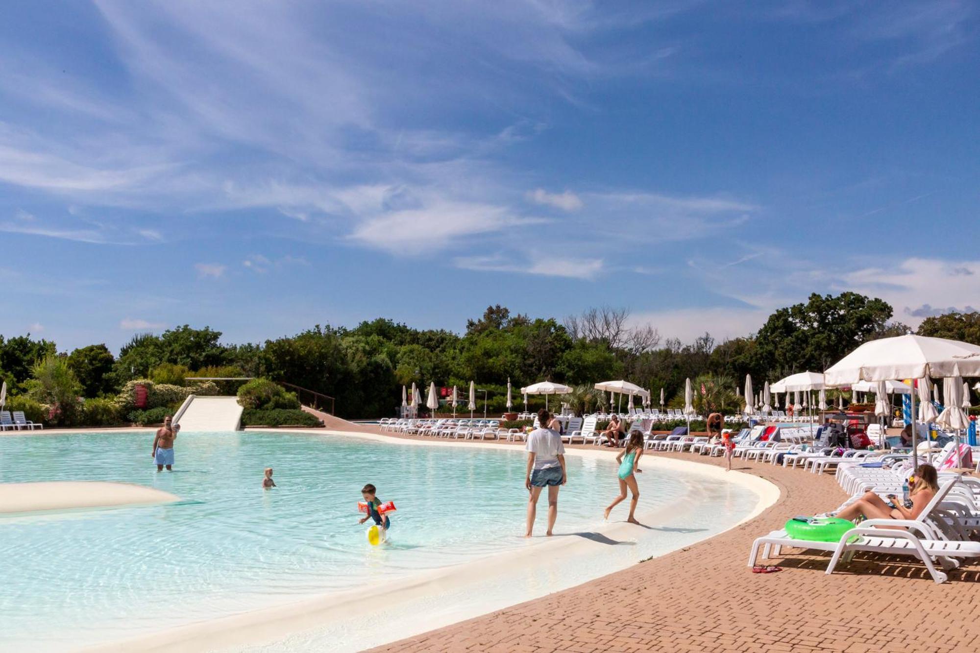 Hu Village Aldeamento Turístico